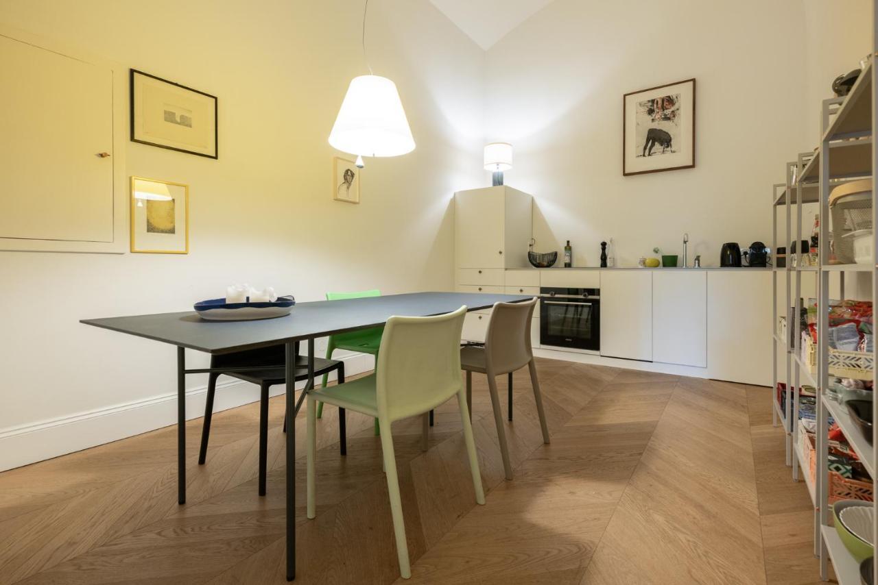 Stunning Apartment In City Center Виена Екстериор снимка