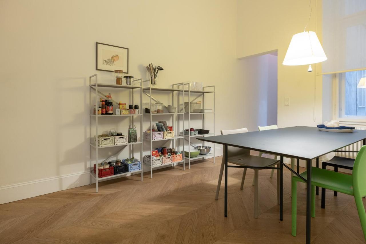 Stunning Apartment In City Center Виена Екстериор снимка
