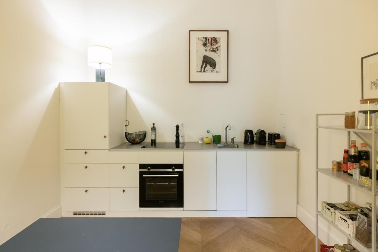 Stunning Apartment In City Center Виена Екстериор снимка